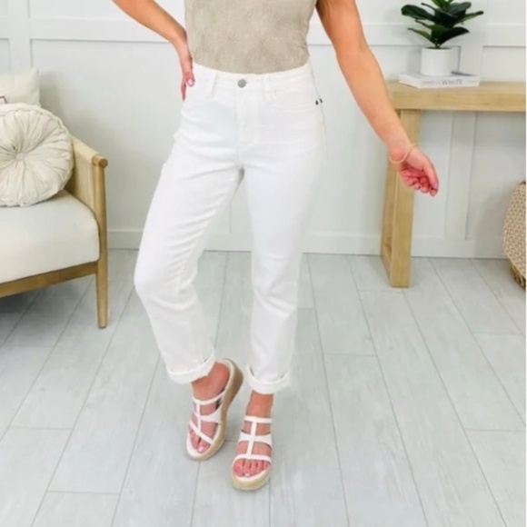 NWT JUDY BLUE WOMENS BOYFRIEND FIT WHITE DENIM JEANS LOOSE HIGH WAIST SZ 9 29 - Picture 1 of 5